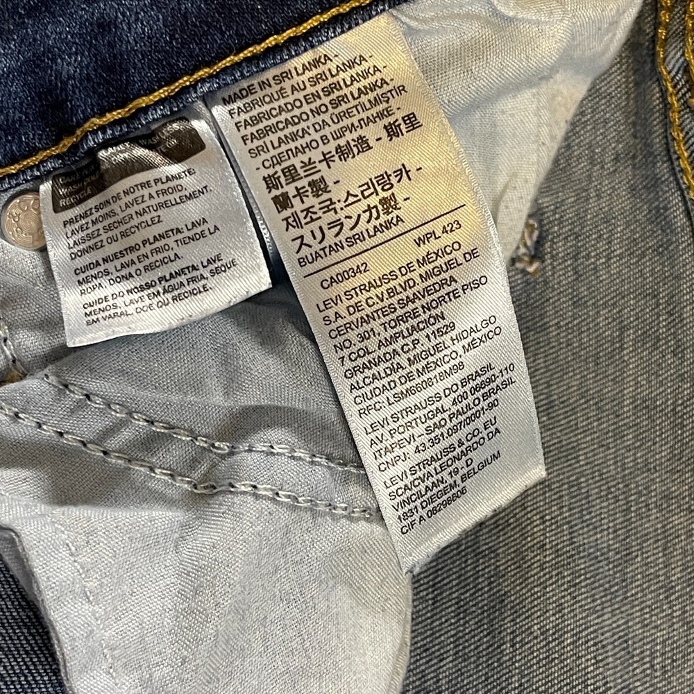 Levi's Womens 724 High Rise Straight Jeans Size 33 Medium Wash Frayed Hems - Picture 7 of 13